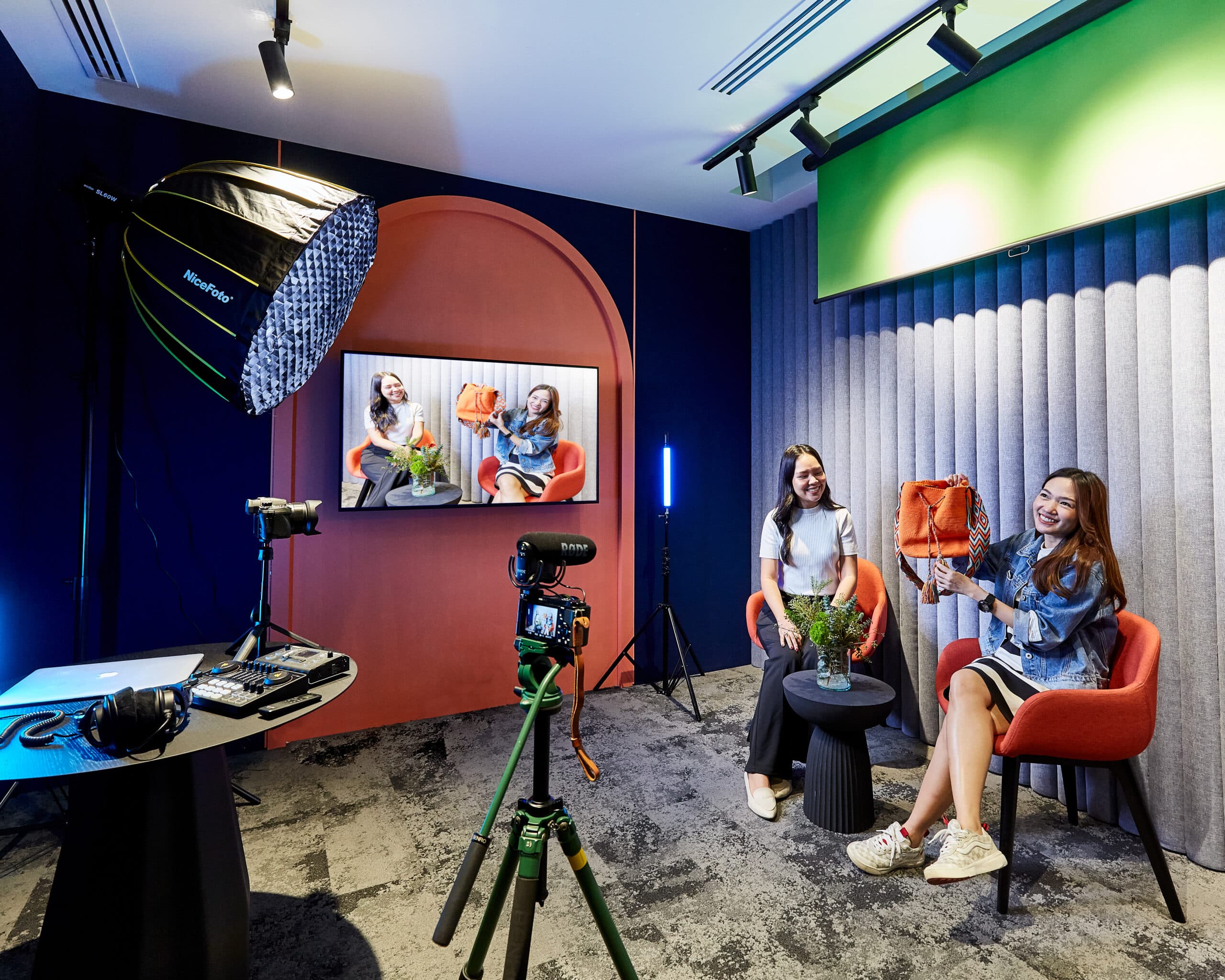 Image 13: 19. Silom Edge Livestreaming Studio 2 scaled